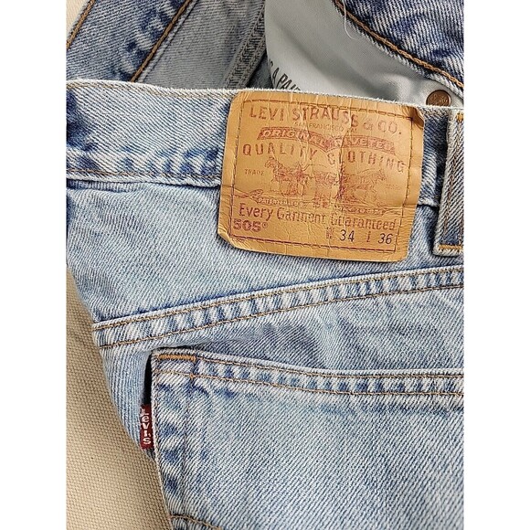 Vintage Levis 505 Jeans Mens 35x36 Straight Mid Rise Distressed Light Blue 90s - Picture 13 of 15